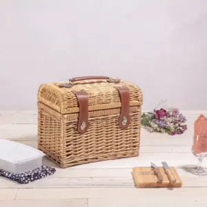 Picnic Time Highlander Family Picnic Basket Set