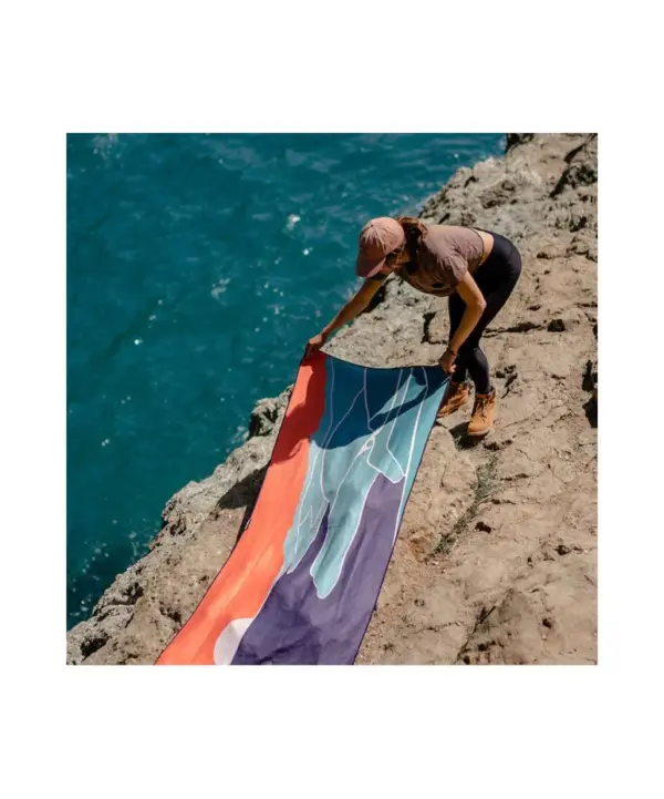 Nomadix California Map Towel - Quick-Dry Travel Towel