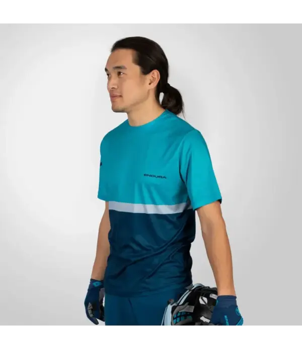 Endura Xtract Moisture-Wicking Cycling Gloves