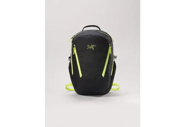 Arc'teryx Mantis 26L Hiking Backpack for Outdoor Adventures - Image 3