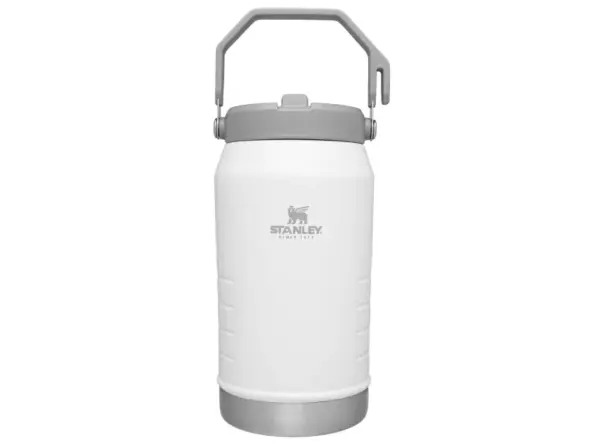 Stanley IceFlow Flip Straw 22oz Insulated Water Bottle - Image 2