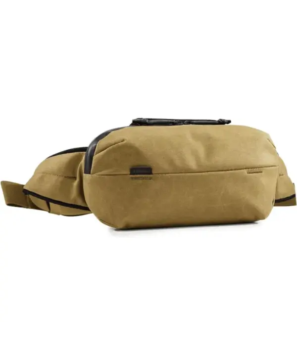 Thule Aion Compact 2L Crossbody Sling Bag - Image 3
