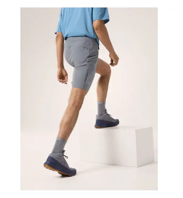 Arc'teryx Men's Quick-Dry Hiking Shorts 9" Inseam - Image 3