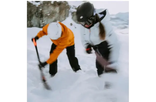 Mammut Alugator Pro Lightweight Aluminum Snow Shovel - Image 3
