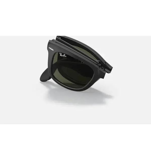 Ray-Ban Foldable Wayfarer Sunglasses for Travel & Portability - Image 3