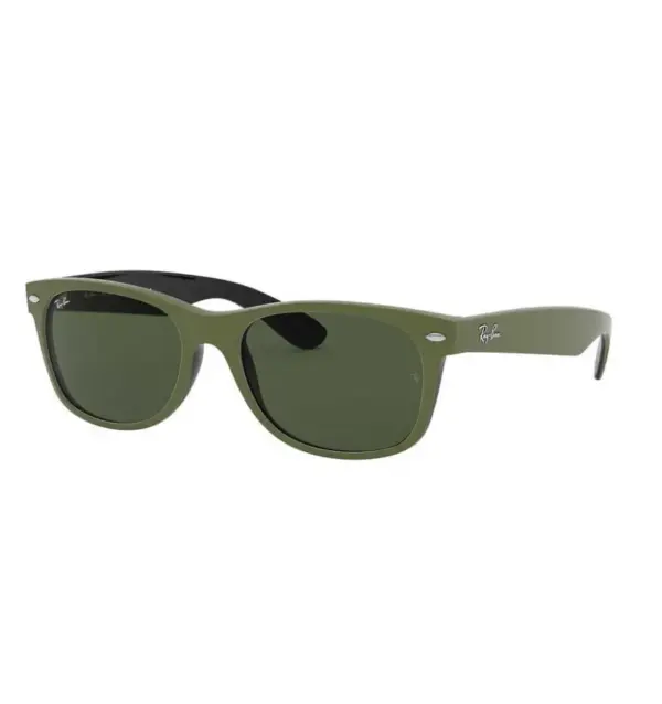 Ray-Ban Classic Wayfarer Sunglasses for Men - Image 3